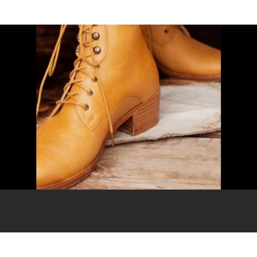 Found Camel Christy Dawn Boots 6, 7 or 8.